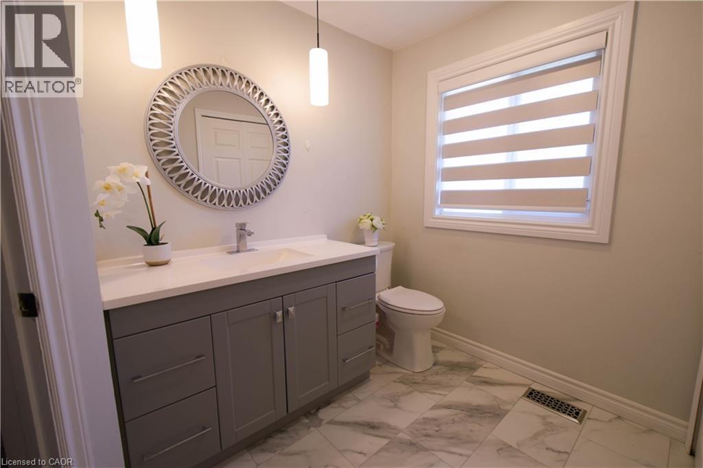 73 Larkspur Crescent, Kitchener, ON - Indoor Photo Showing Bathroom