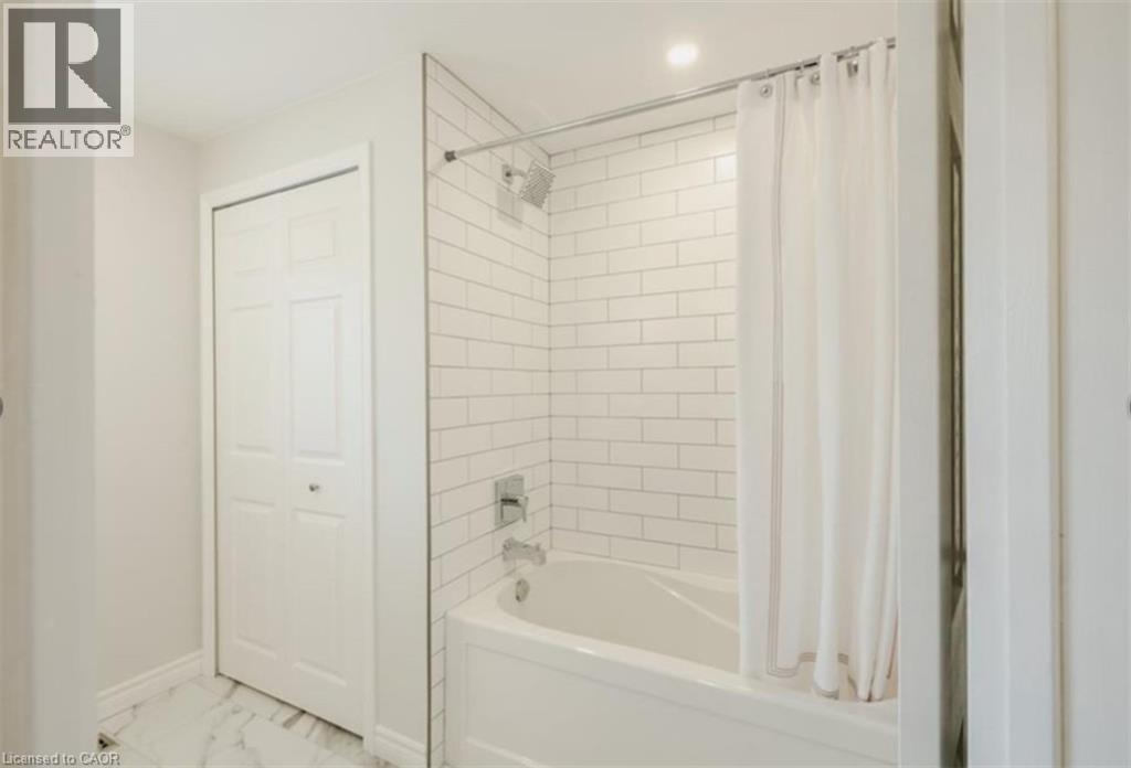 73 Larkspur Crescent, Kitchener, ON - Indoor Photo Showing Bathroom