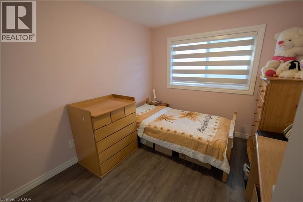 73 Larkspur Crescent, Kitchener, ON - Indoor Photo Showing Bedroom