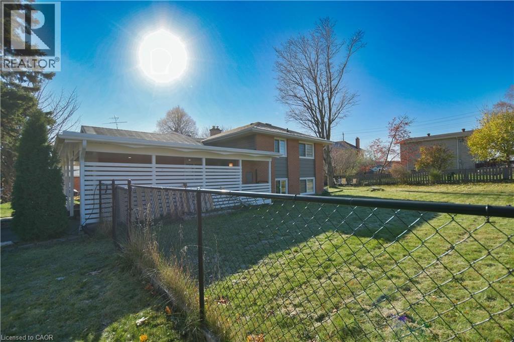 73 Larkspur Crescent, Kitchener, ON - Outdoor