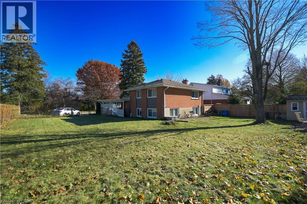 73 Larkspur Crescent, Kitchener, ON - Outdoor