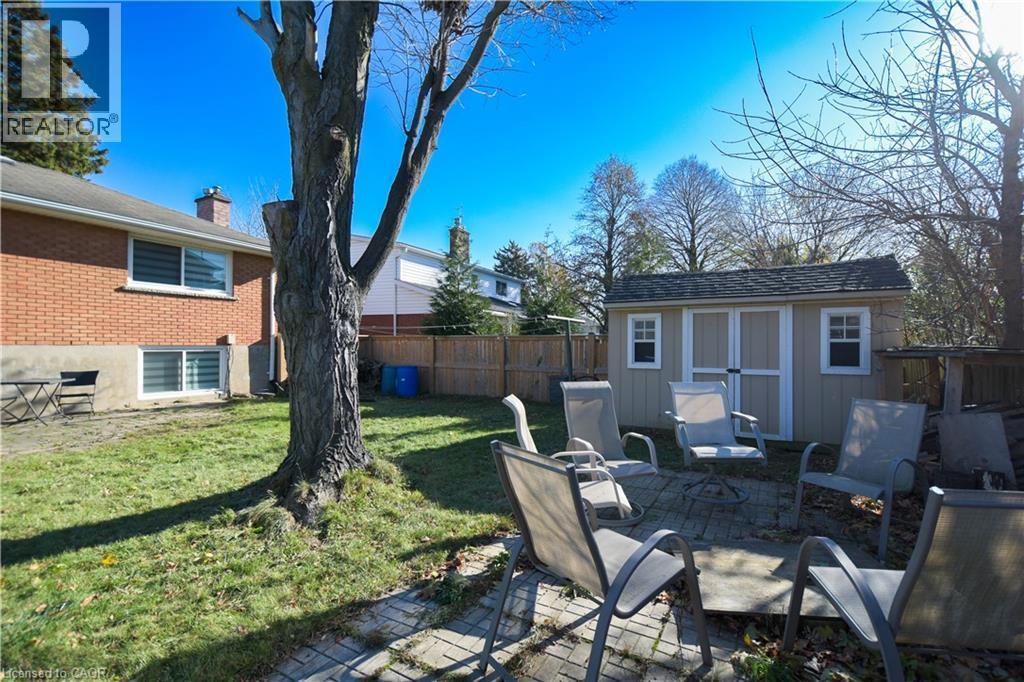 73 Larkspur Crescent, Kitchener, ON - Outdoor