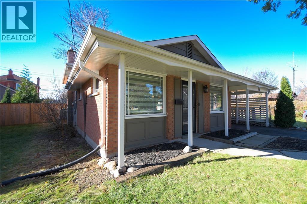 73 Larkspur Crescent, Kitchener, ON - Outdoor With Deck Patio Veranda