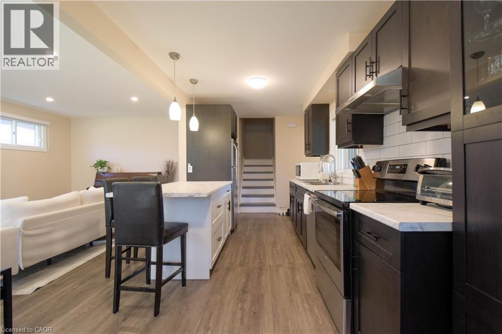 73 Larkspur Crescent, Kitchener, ON - Indoor Photo Showing Kitchen With Upgraded Kitchen