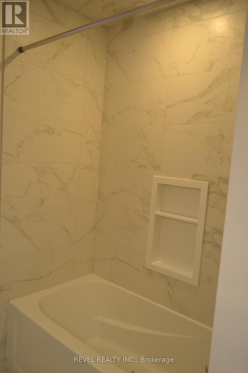15 Cedar Brae Boulevard, Toronto, ON - Indoor Photo Showing Bathroom