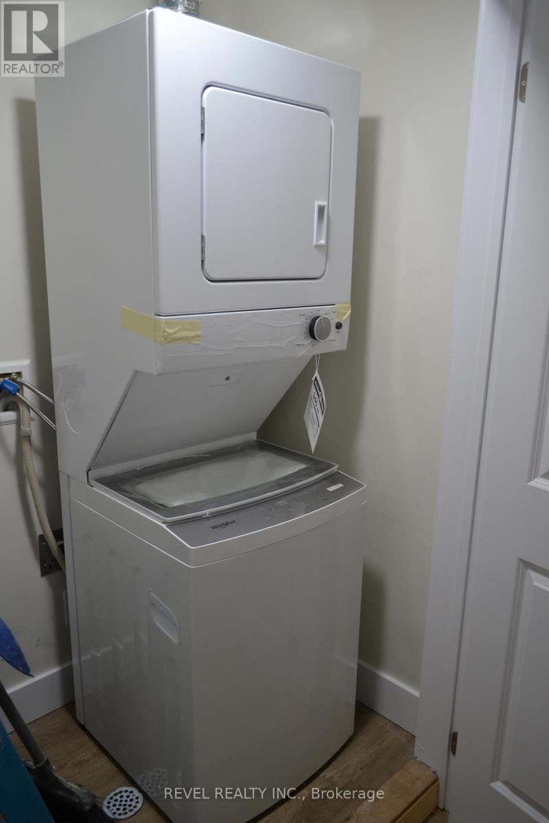 15 Cedar Brae Boulevard, Toronto, ON - Indoor Photo Showing Laundry Room