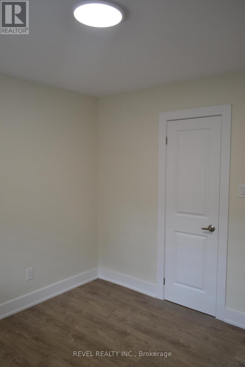 15 Cedar Brae Boulevard, Toronto, ON - Indoor Photo Showing Other Room