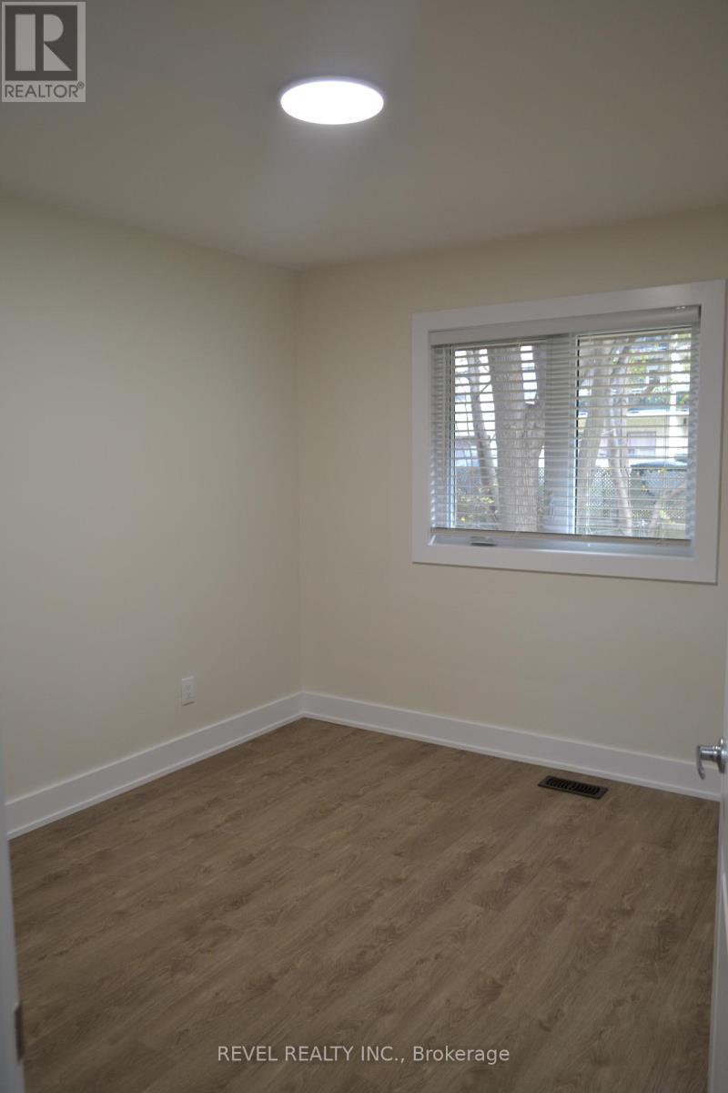 15 Cedar Brae Boulevard, Toronto, ON - Indoor Photo Showing Other Room