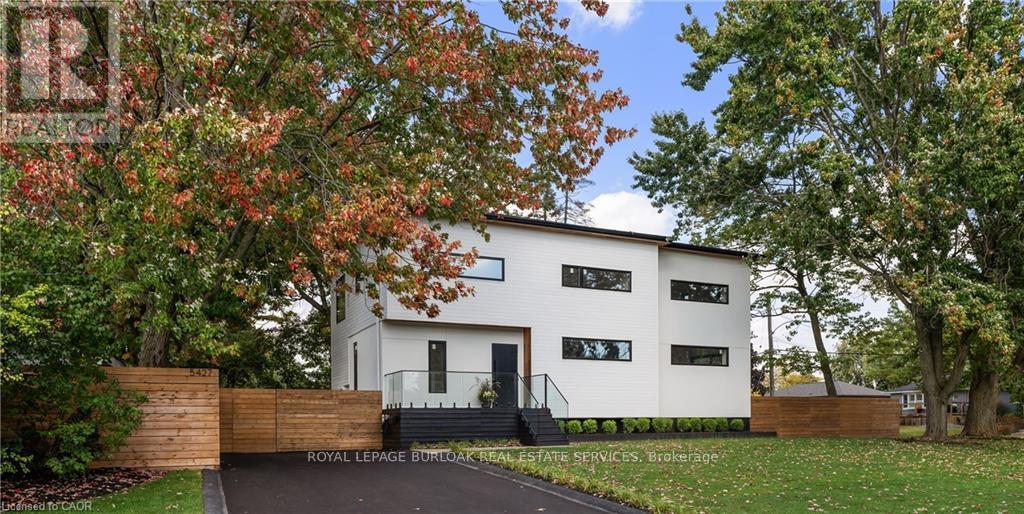 5427 Anthony Place, Burlington, ON - Outdoor