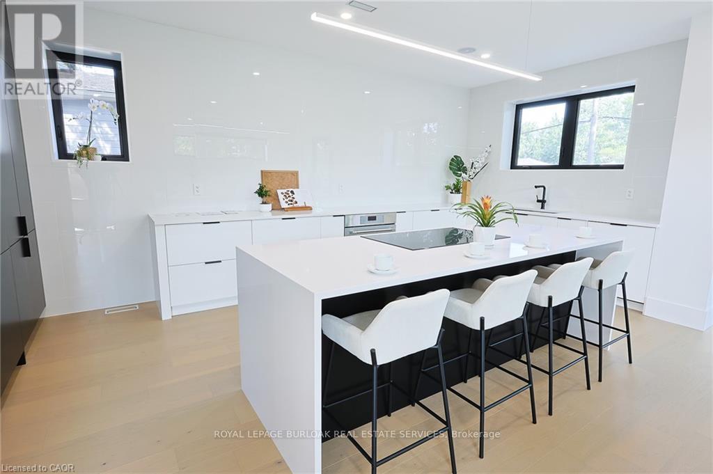 5427 Anthony Place, Burlington, ON - Indoor