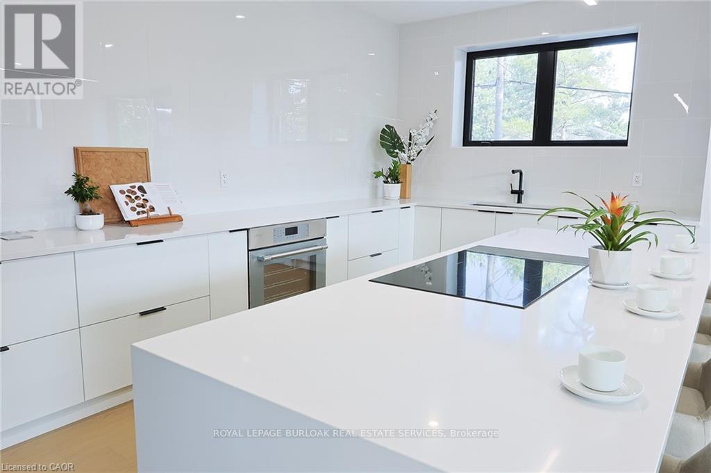 5427 Anthony Place, Burlington, ON - Indoor