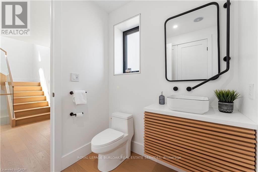 5427 Anthony Place, Burlington, ON - Indoor Photo Showing Bathroom