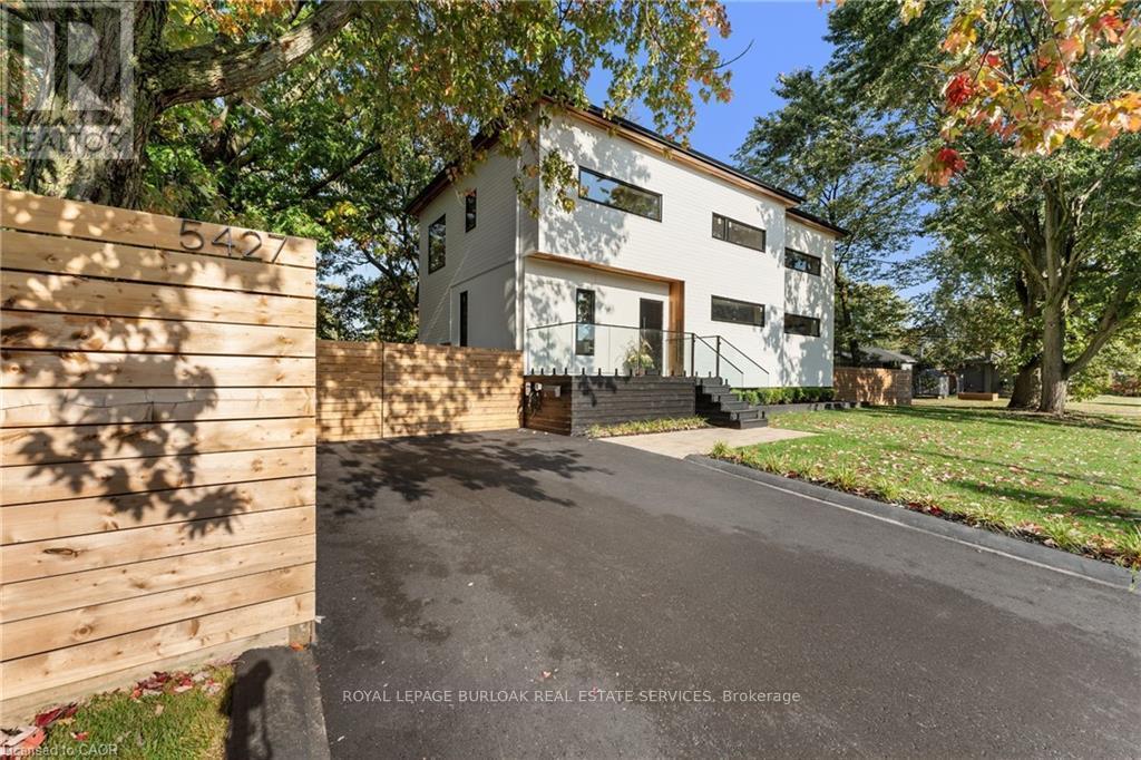 5427 Anthony Place, Burlington, ON - Outdoor
