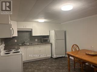 362 Elmridge Street, Oshawa (Donevan), ON - Indoor Photo Showing Kitchen With Double Sink