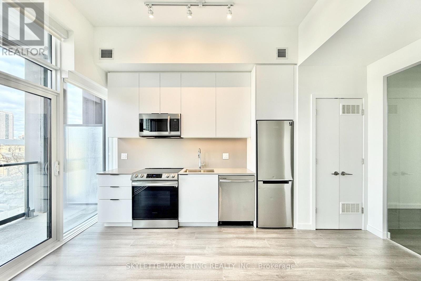 529 - 50 Power Street, Toronto, ON - Indoor Photo Showing Kitchen