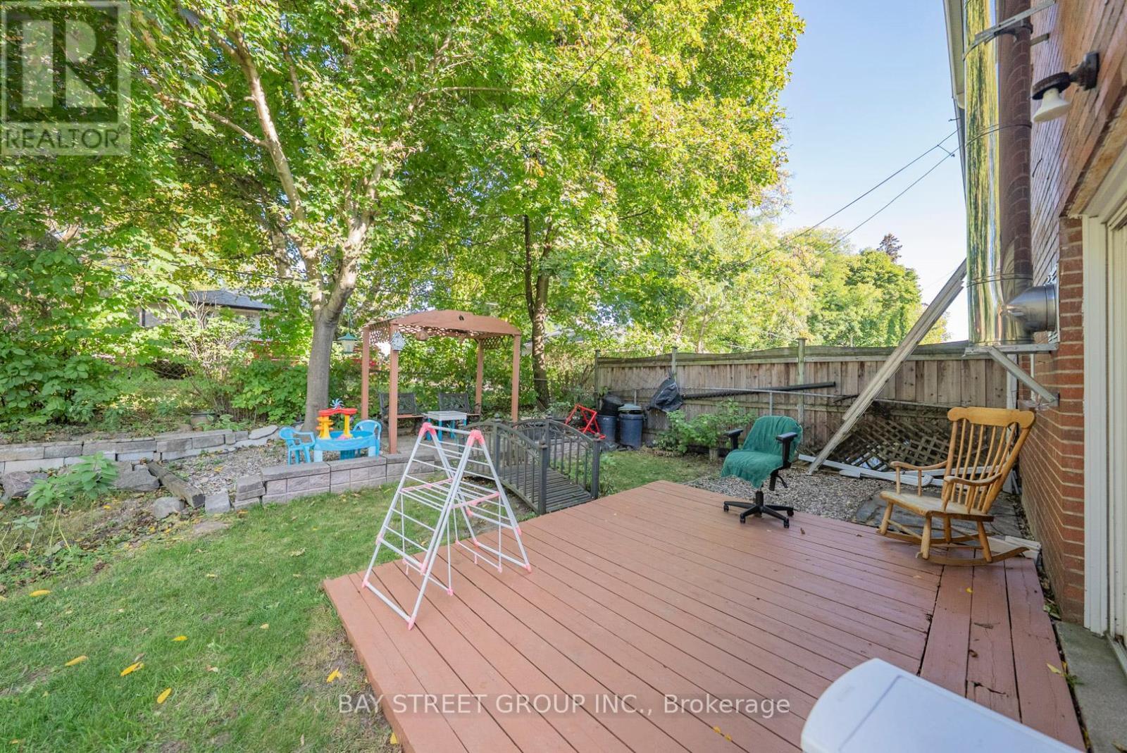 Main Floor #2 - 43 Sherwood Forest Drive, Markham, ON - Outdoor With Deck Patio Veranda