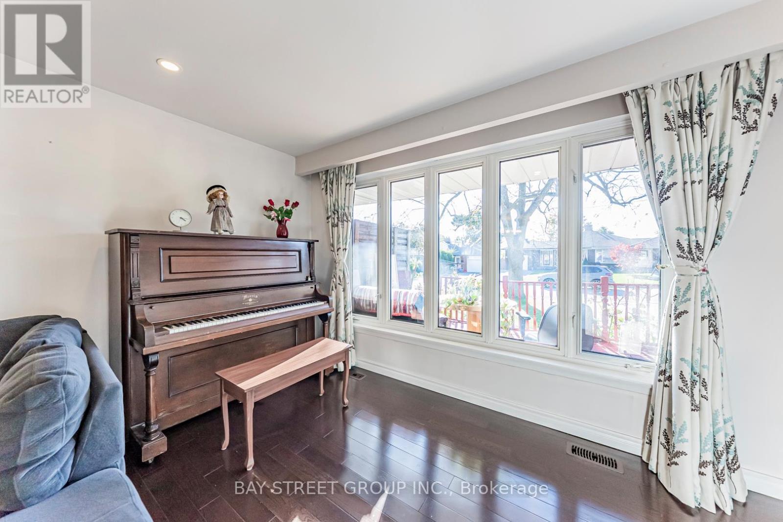 Main Floor #2 - 43 Sherwood Forest Drive, Markham, ON - Indoor