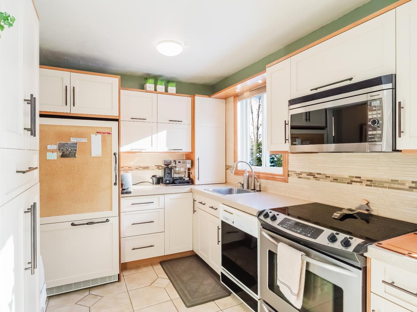 Kitchen - 4440 Rue Barrette, Sherbrooke (Les Nations), QC - Indoor Photo Showing Kitchen