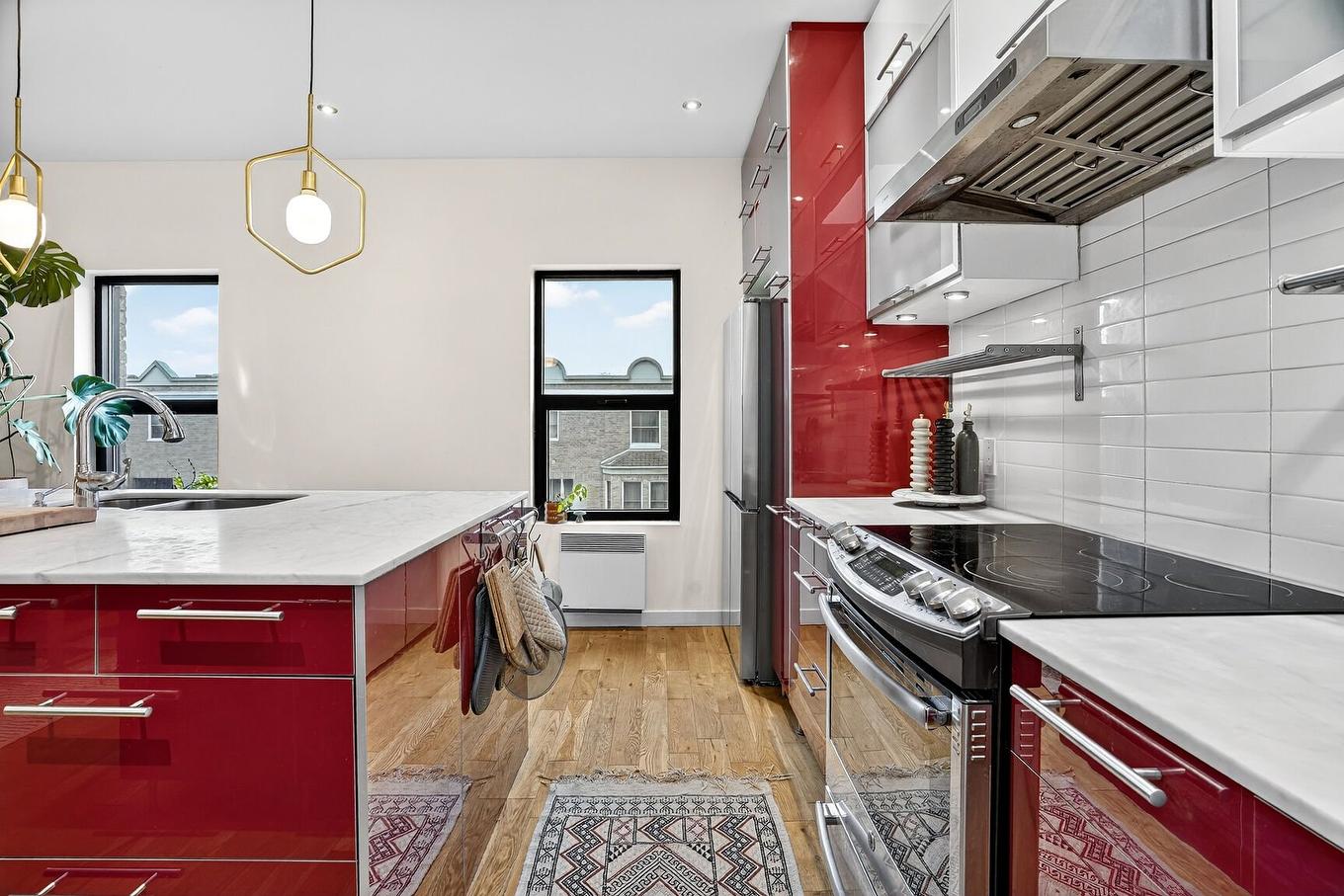 Cuisine - 2415 Rue Ste-Catherine E., Montréal (Ville-Marie), QC - Indoor Photo Showing Kitchen