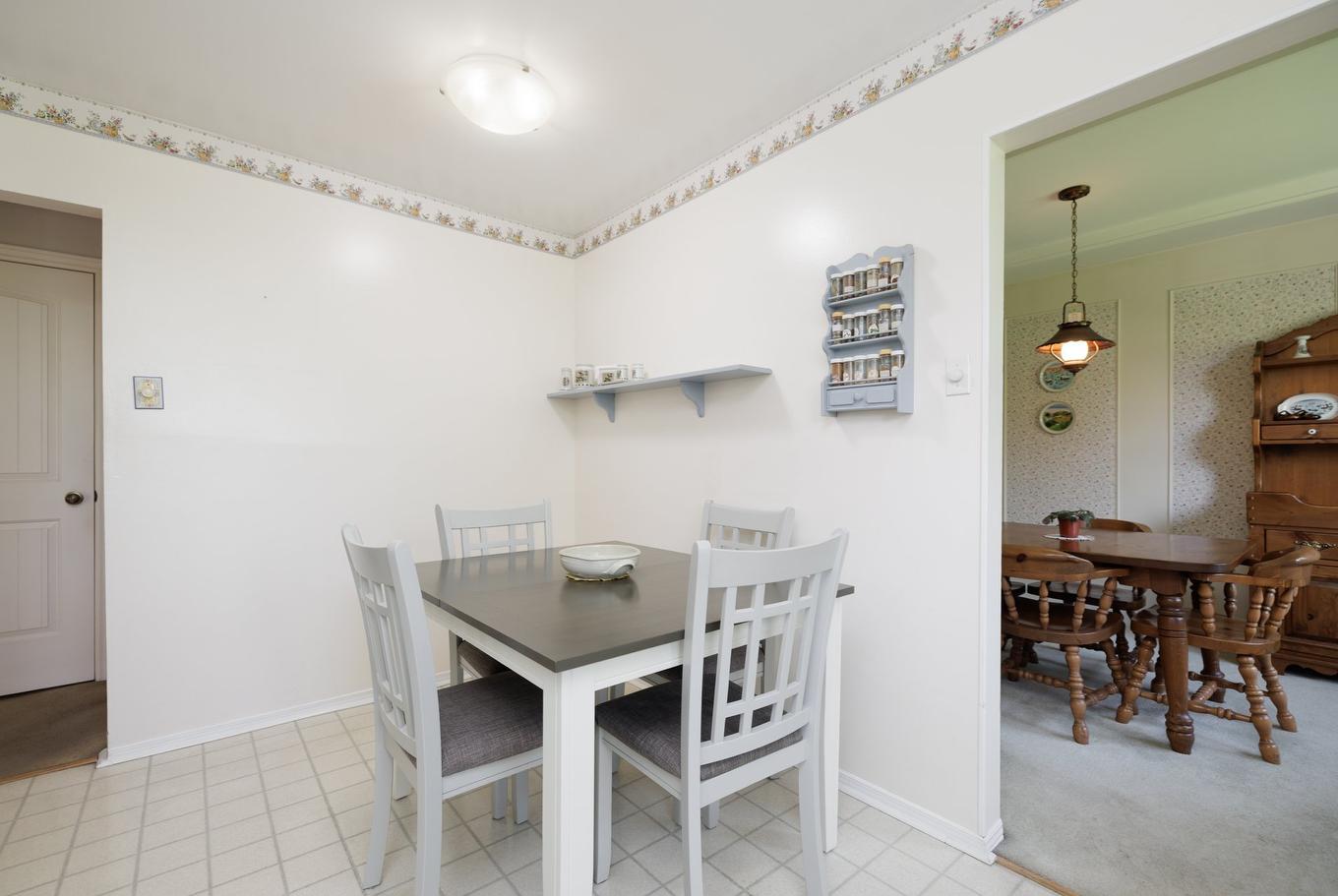 Kitchen - 165 Av. Sedgefield, Pointe-Claire, QC - Indoor Photo Showing Dining Room