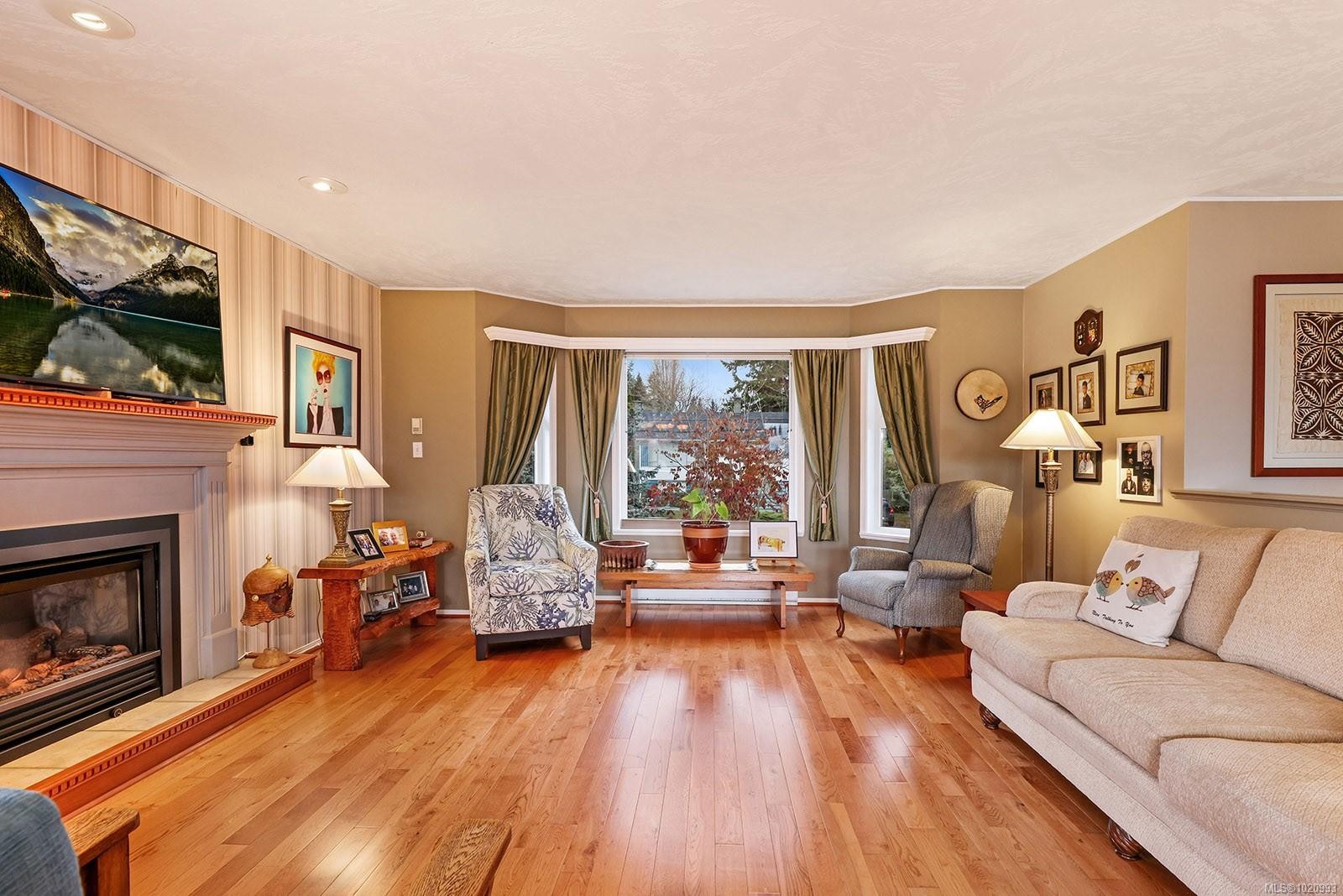 2143 Cooke Ave, Comox, BC