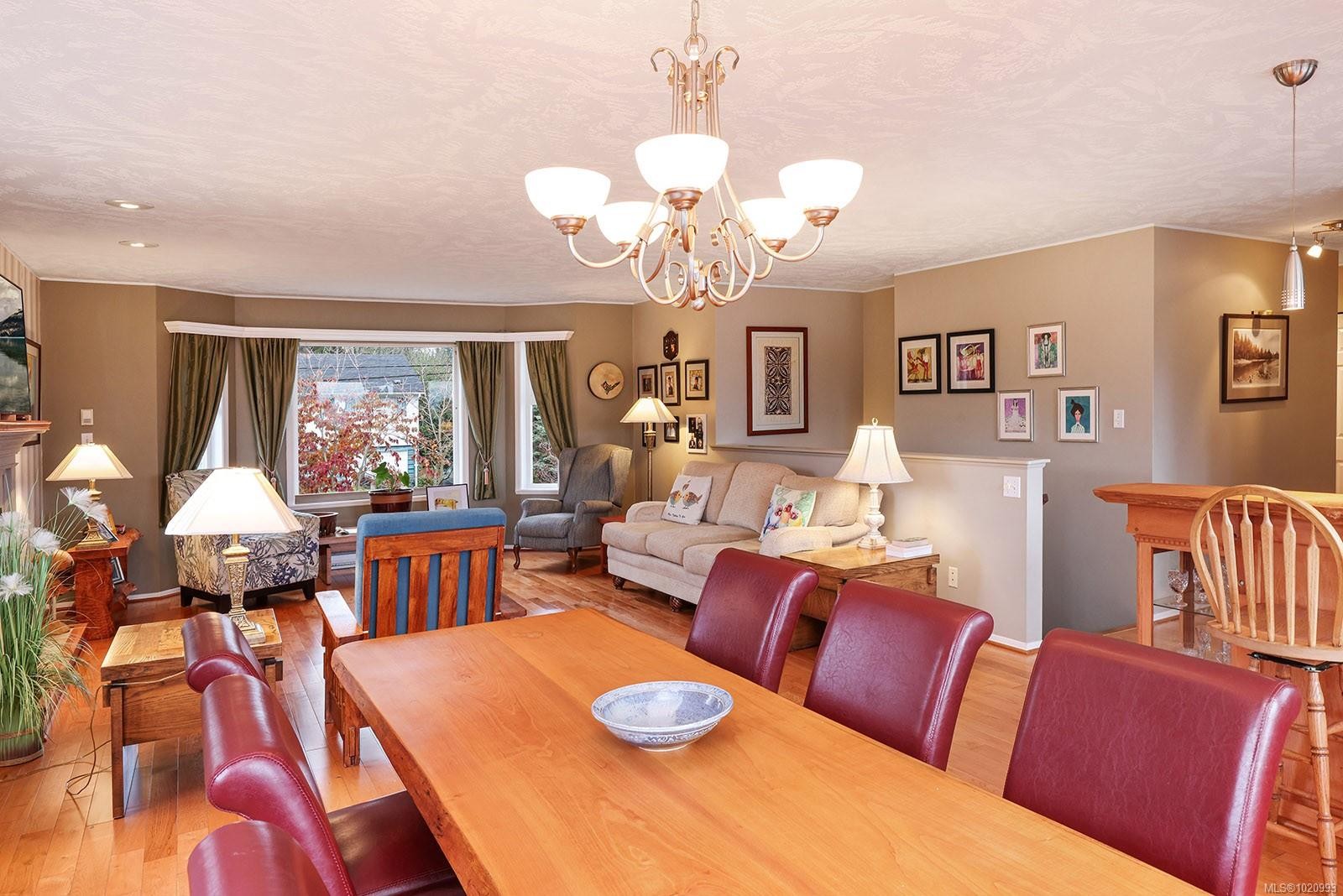 2143 Cooke Ave, Comox, BC