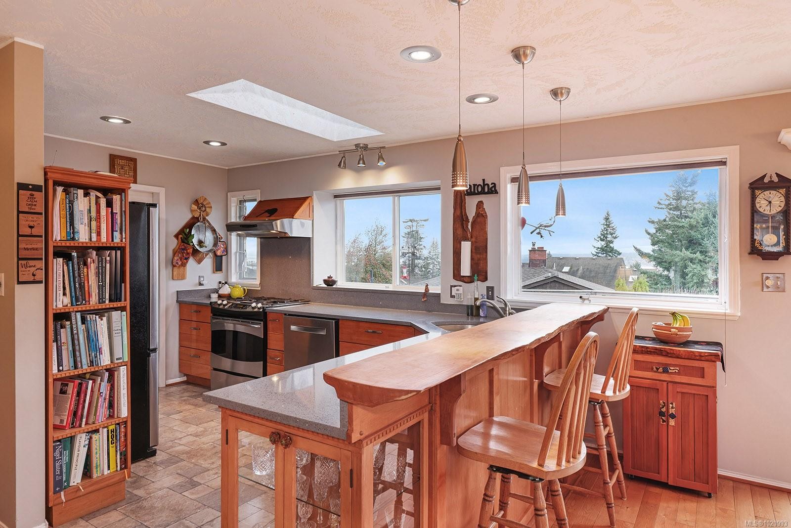 2143 Cooke Ave, Comox, BC