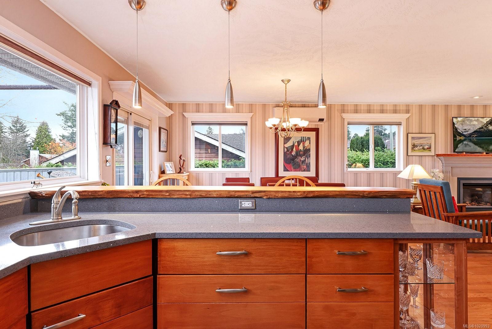 2143 Cooke Ave, Comox, BC