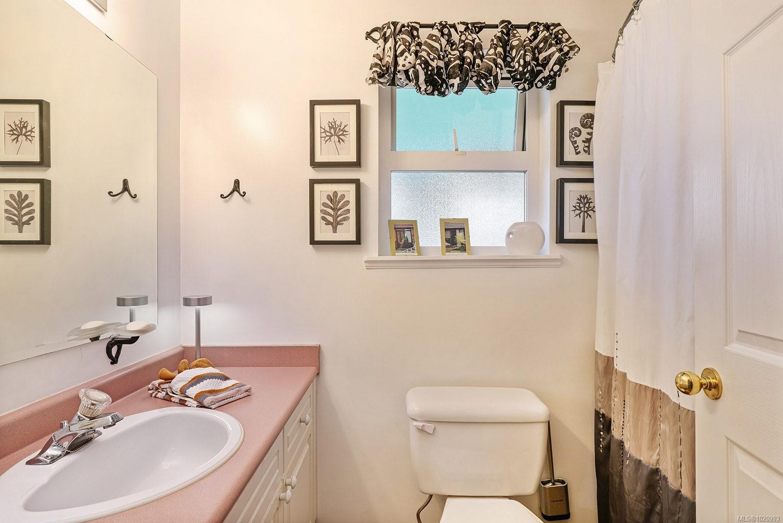 2143 Cooke Ave, Comox, BC