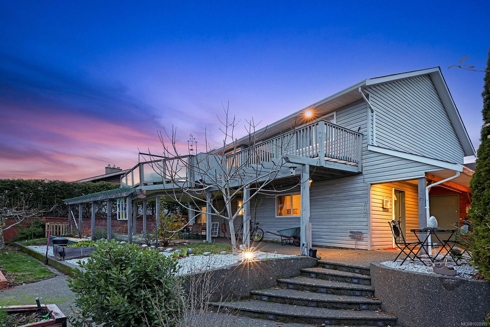 2143 Cooke Ave, Comox, BC