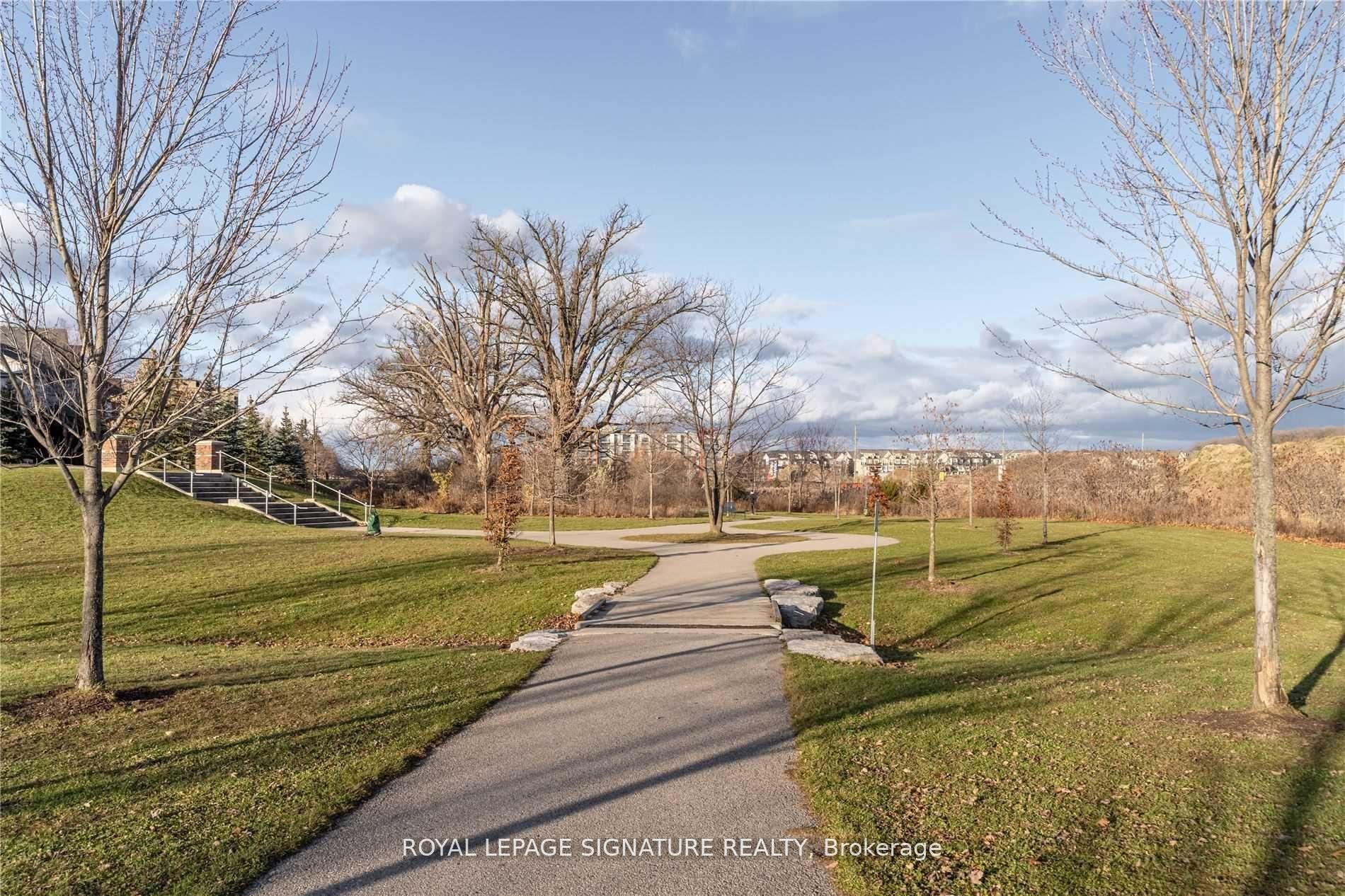 2324-20 Westmeath Lane, Markham, ON - Outdoor With View