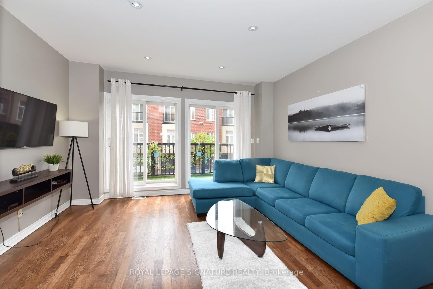 3775 A St. Clair Avenue, Toronto, ON - Indoor Photo Showing Living Room