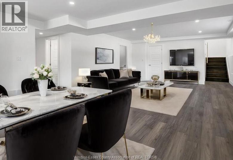 1531 Blue Spring Drive, Windsor, ON - Indoor