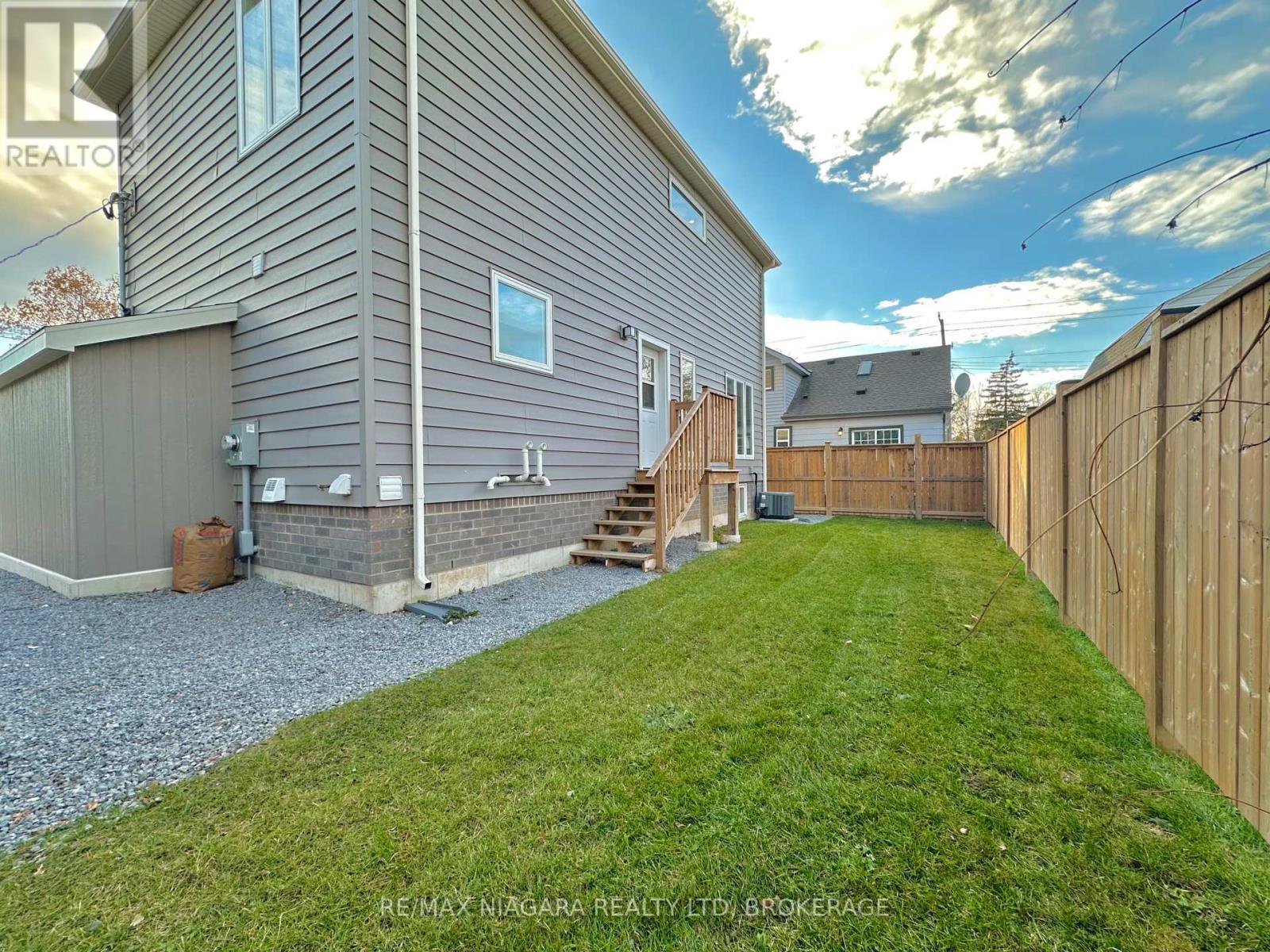 Sheraz Ahmad Remax Niagara Falls 905-414-3884 - Main - 39 Grove Avenue, St. Catharines (Secord Woods), ON - Outdoor