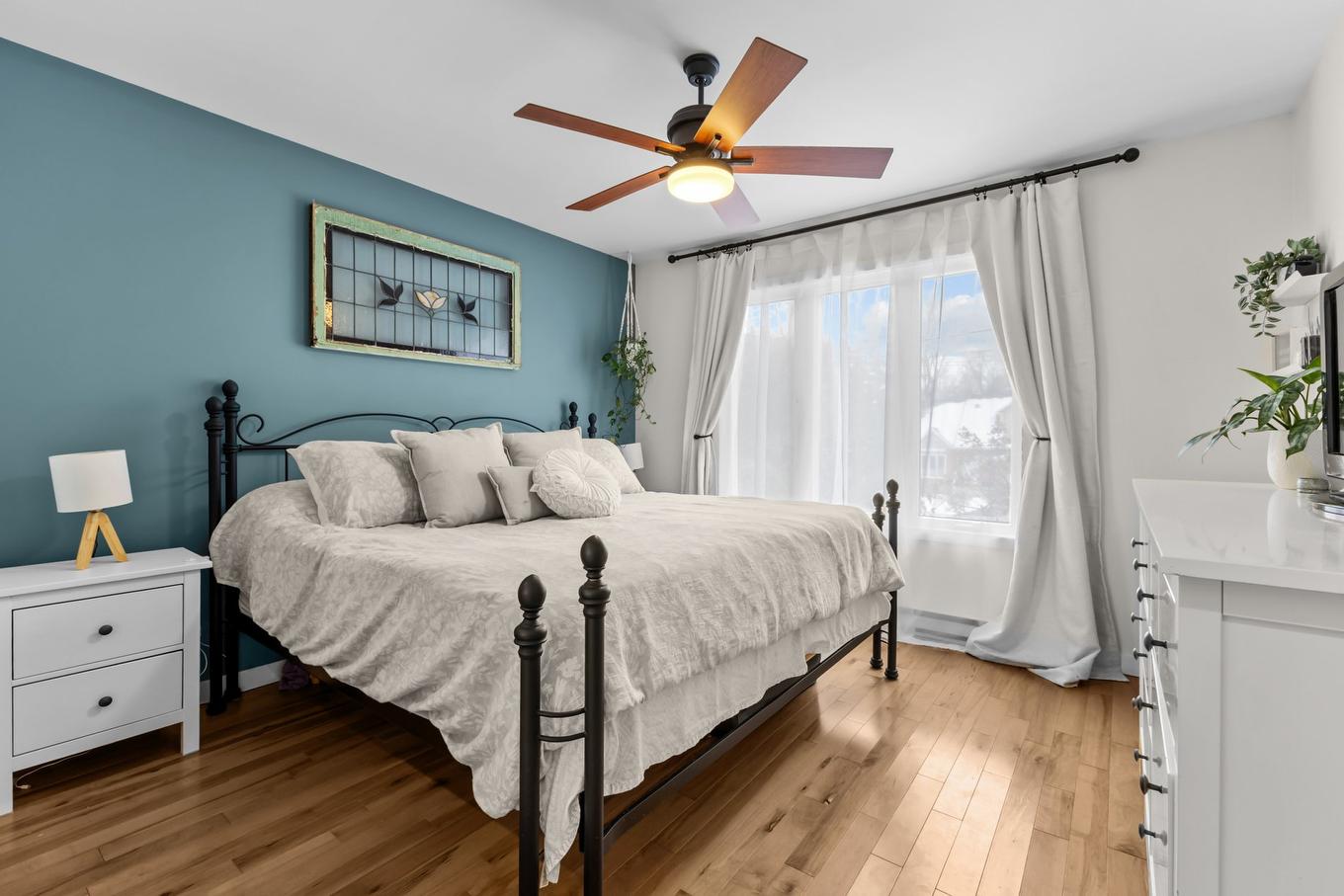 Primary bedroom - 18 Rue St-Viateur, Rigaud, QC - Indoor Photo Showing Bedroom