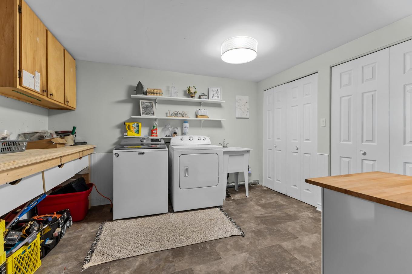 Laundry room - 18 Rue St-Viateur, Rigaud, QC - Indoor Photo Showing Laundry Room