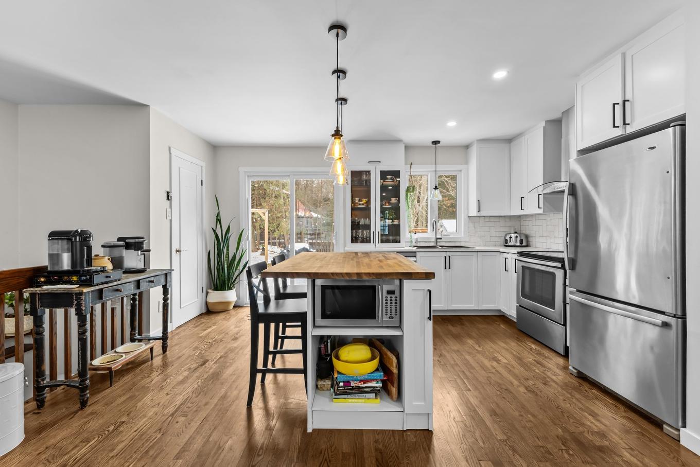 Kitchen - 18 Rue St-Viateur, Rigaud, QC - Indoor Photo Showing Kitchen With Upgraded Kitchen