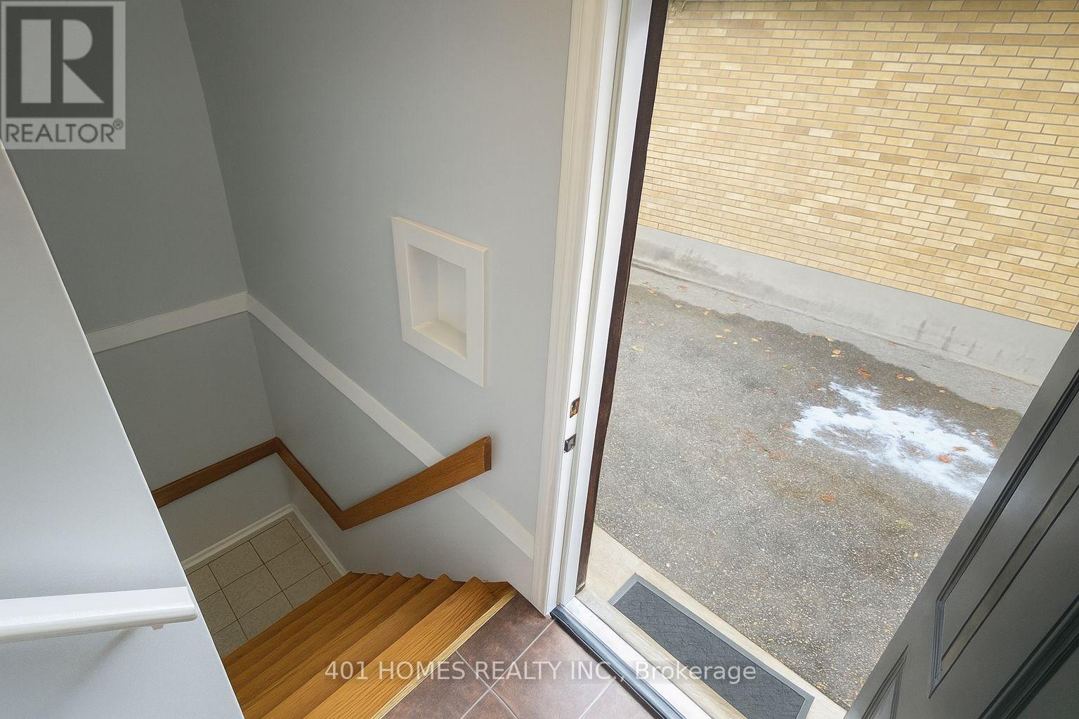 basement entrance with separate entrance - 134 Mark Street, London East (East D), ON - Indoor Photo Showing Other Room
