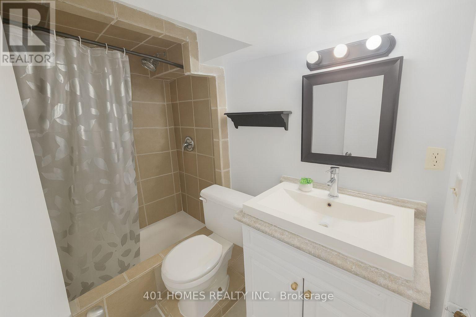 basement bath - 134 Mark Street, London East (East D), ON - Indoor Photo Showing Bathroom