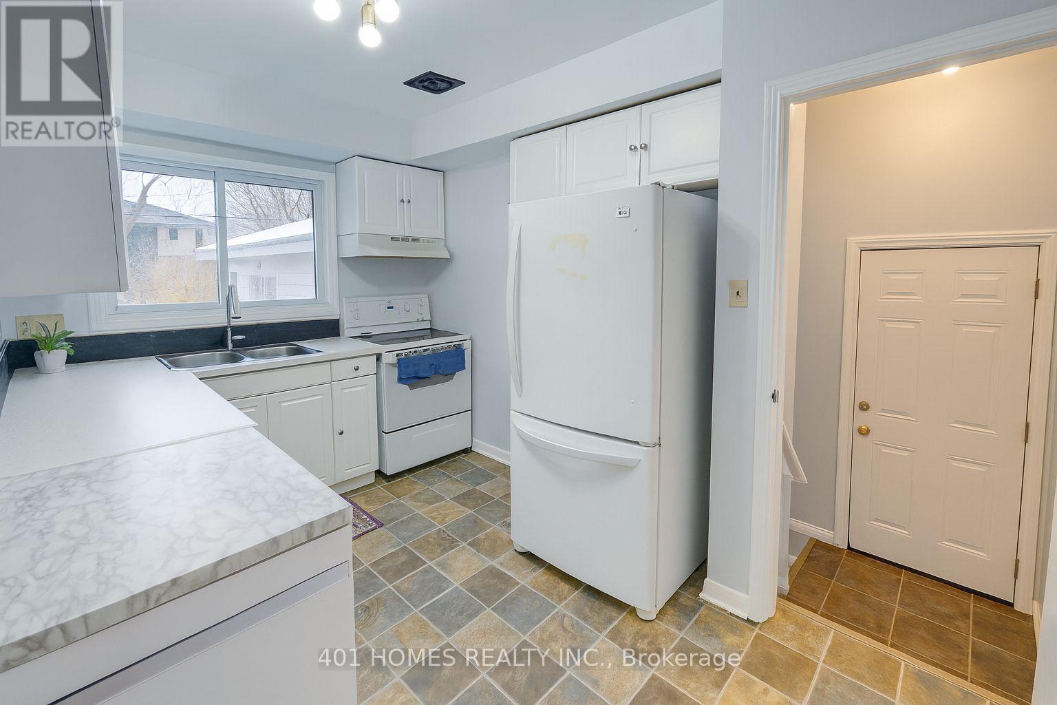kitchen - 134 Mark Street, London East (East D), ON - Indoor Photo Showing Kitchen With Double Sink