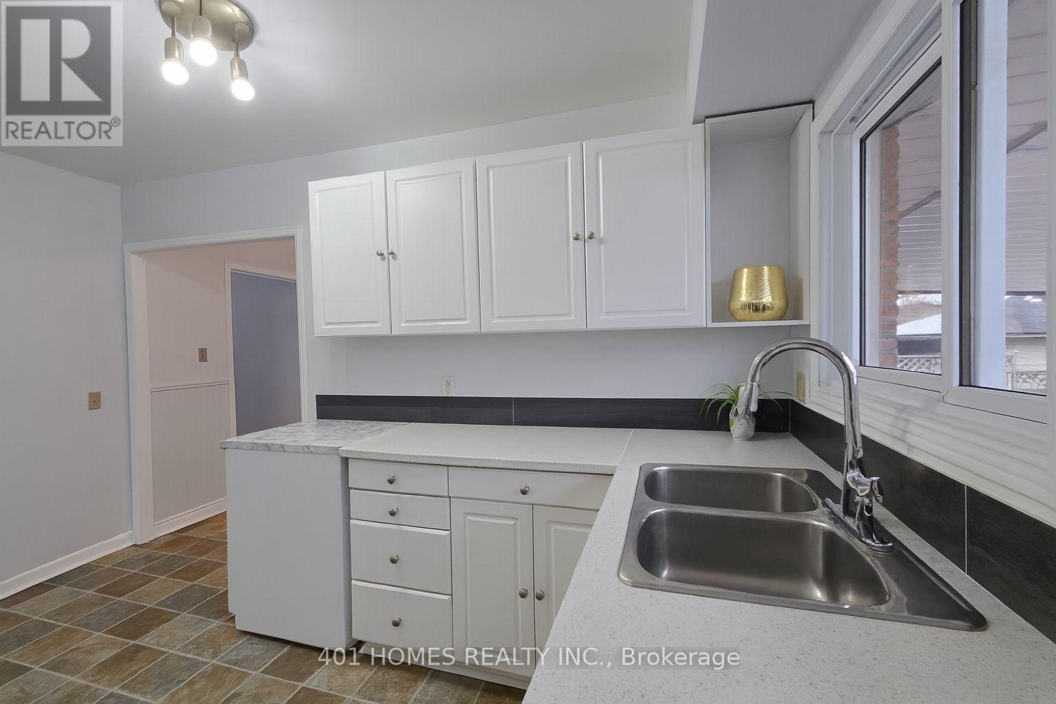 Kitchen - 134 Mark Street, London East (East D), ON - Indoor Photo Showing Kitchen With Double Sink