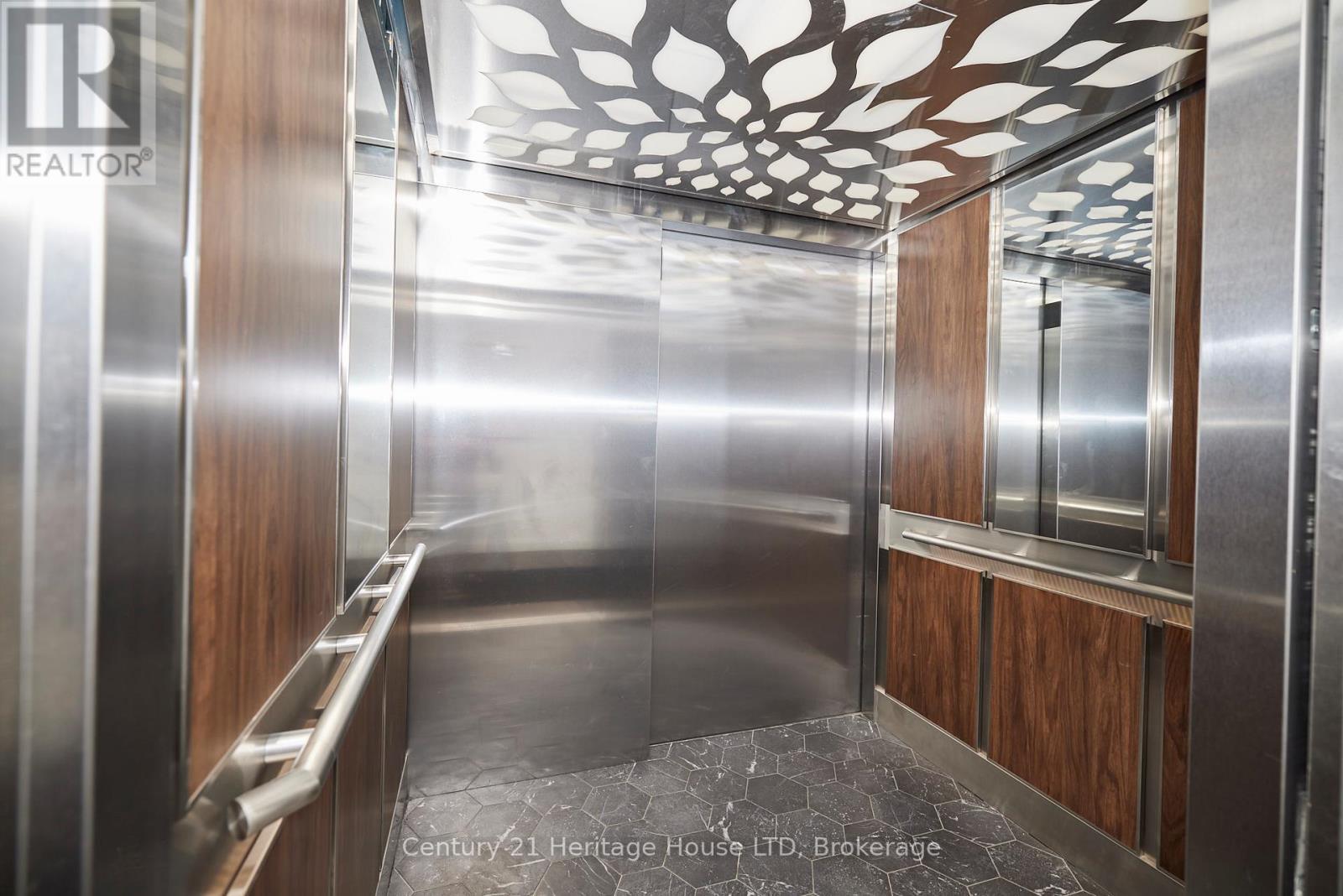 elegance abounds - 1001 - 7711 Green Vista Gate, Niagara Falls (Oldfield), ON - Indoor Photo Showing Other Room