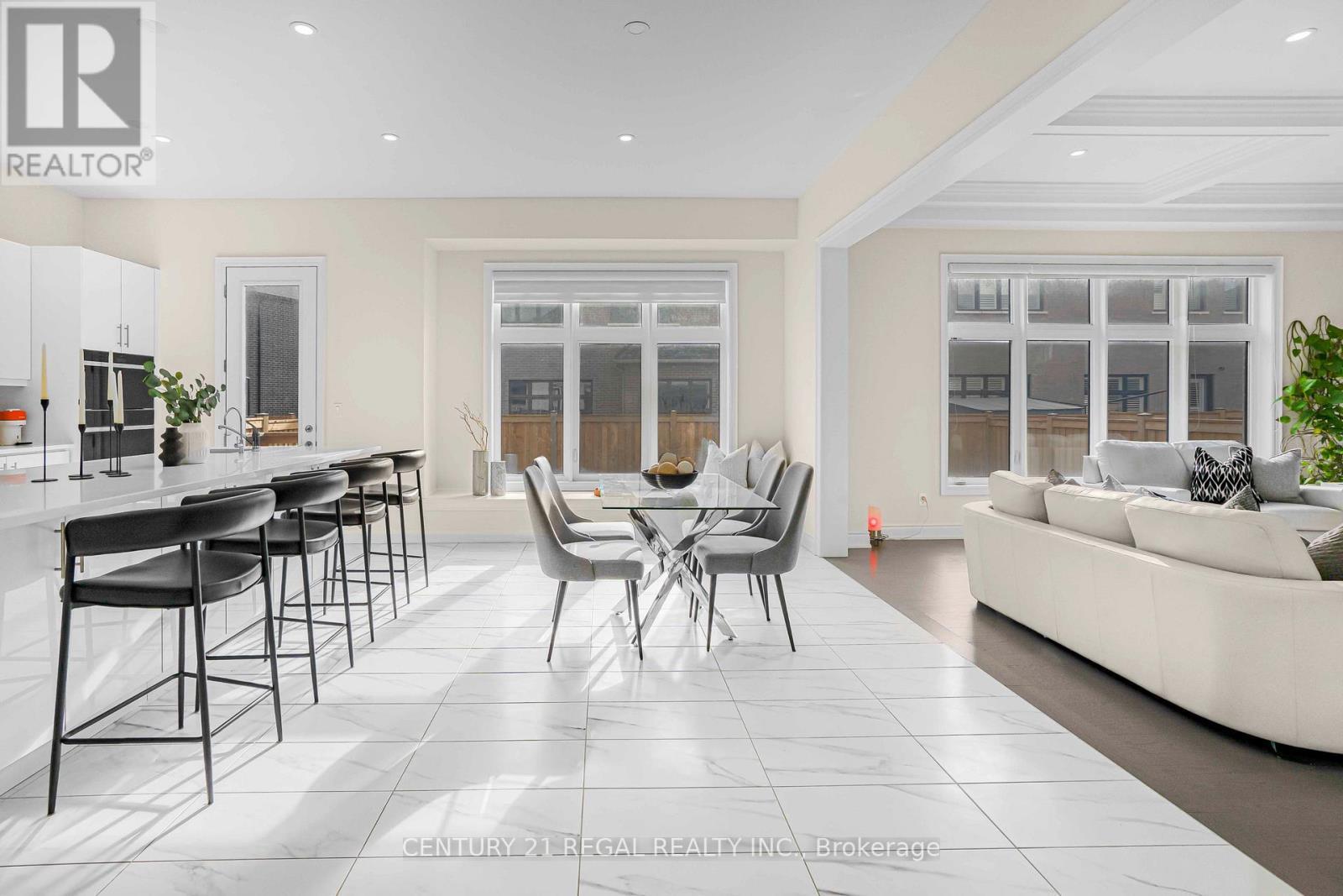 15 Ballanview Court, Whitchurch-Stouffville, ON - Indoor