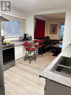 7801 Woodbine Street, Niagara Falls, ON - Indoor