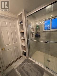 7801 Woodbine Street, Niagara Falls, ON - Indoor