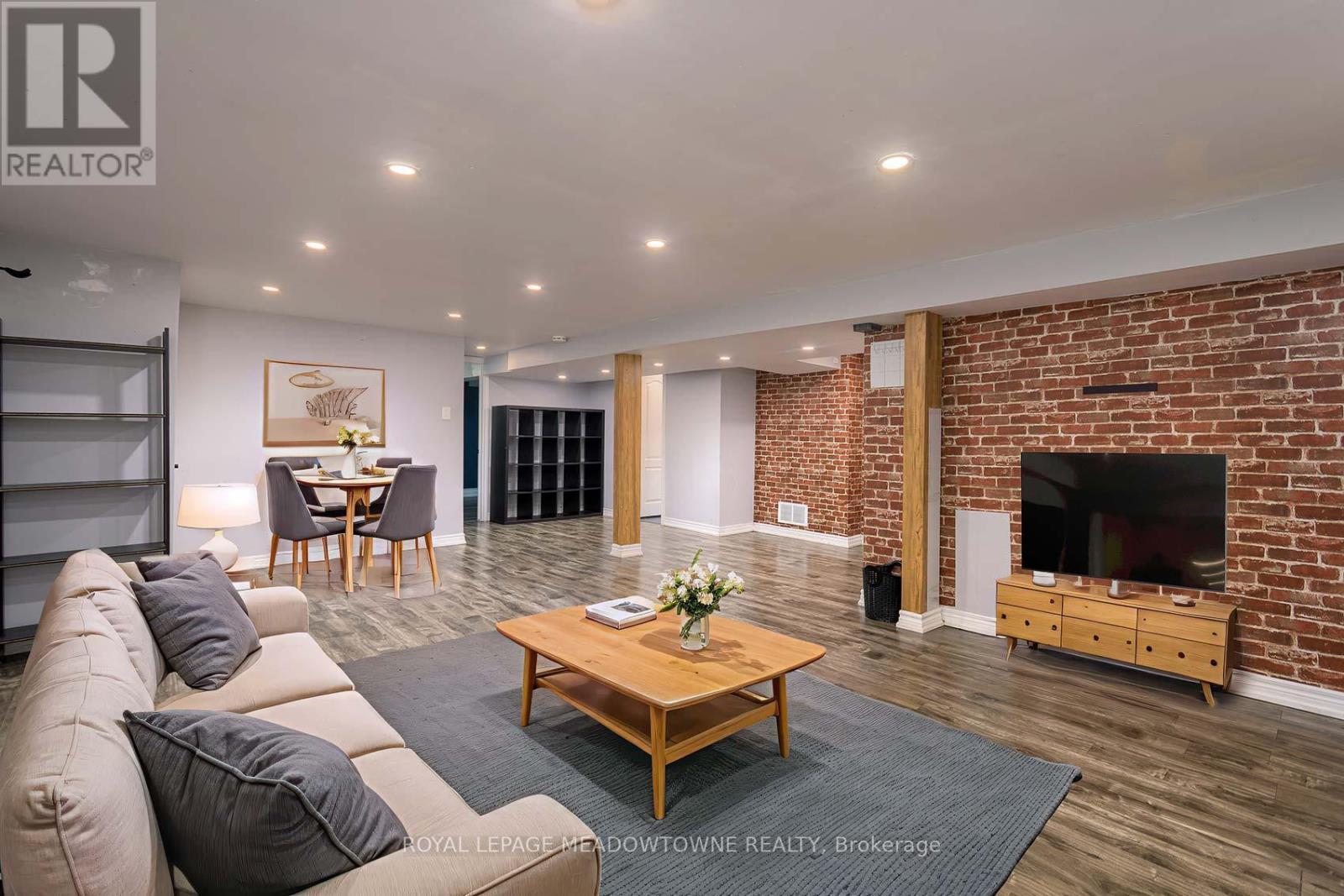 Lower - 462 Kingsleigh Court, Milton, ON - Indoor Photo Showing Living Room