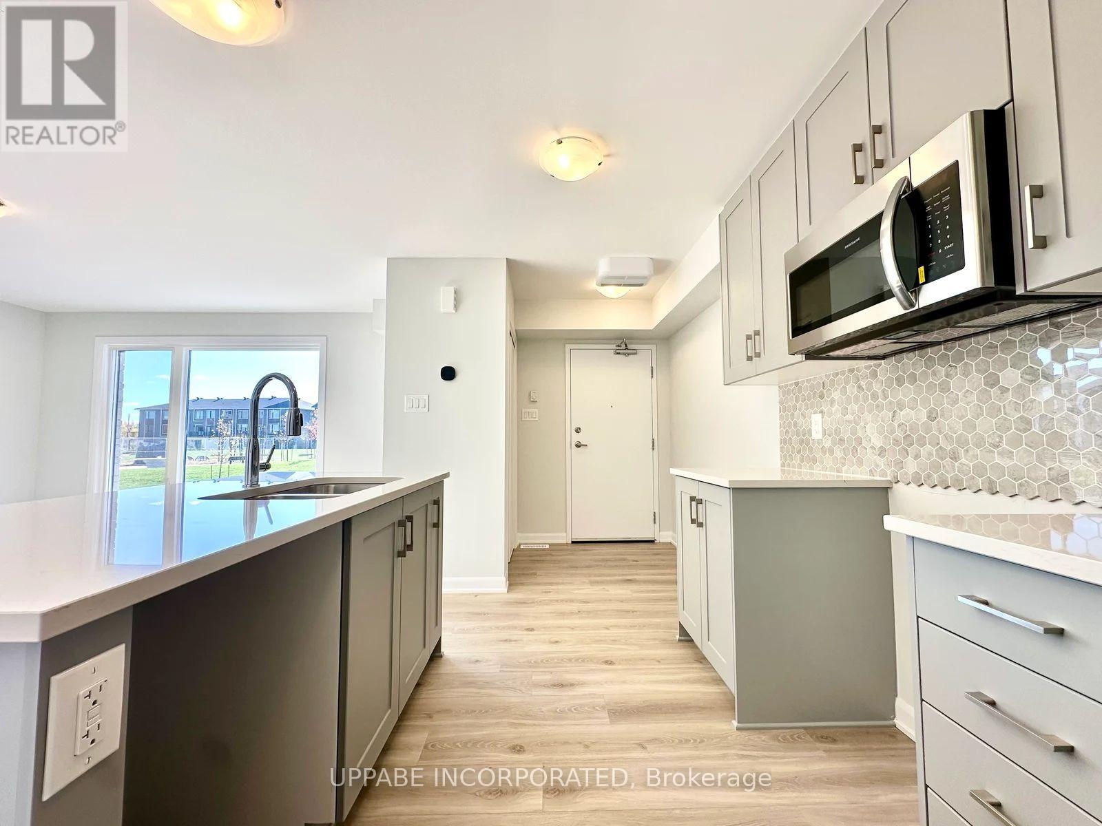 723 Arcadian Private, Ottawa, ON - Indoor Photo Showing Kitchen