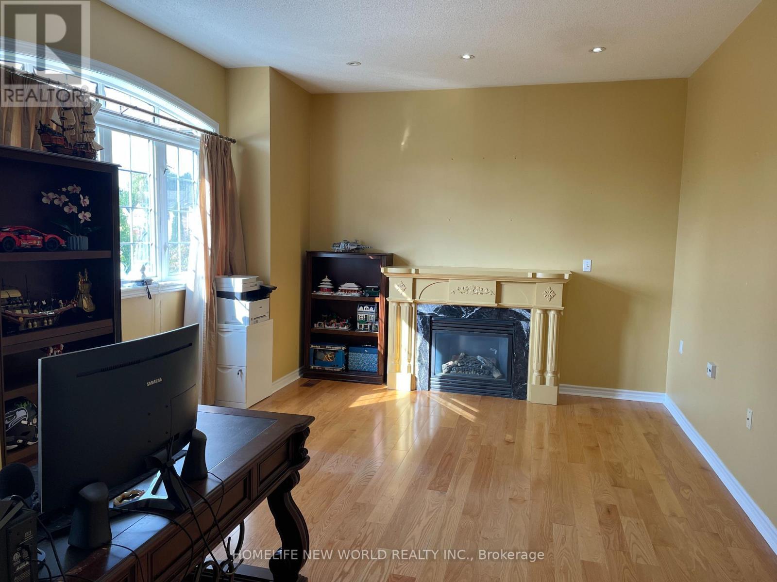 39 Green Meadows Circle, Toronto, ON - Indoor With Fireplace