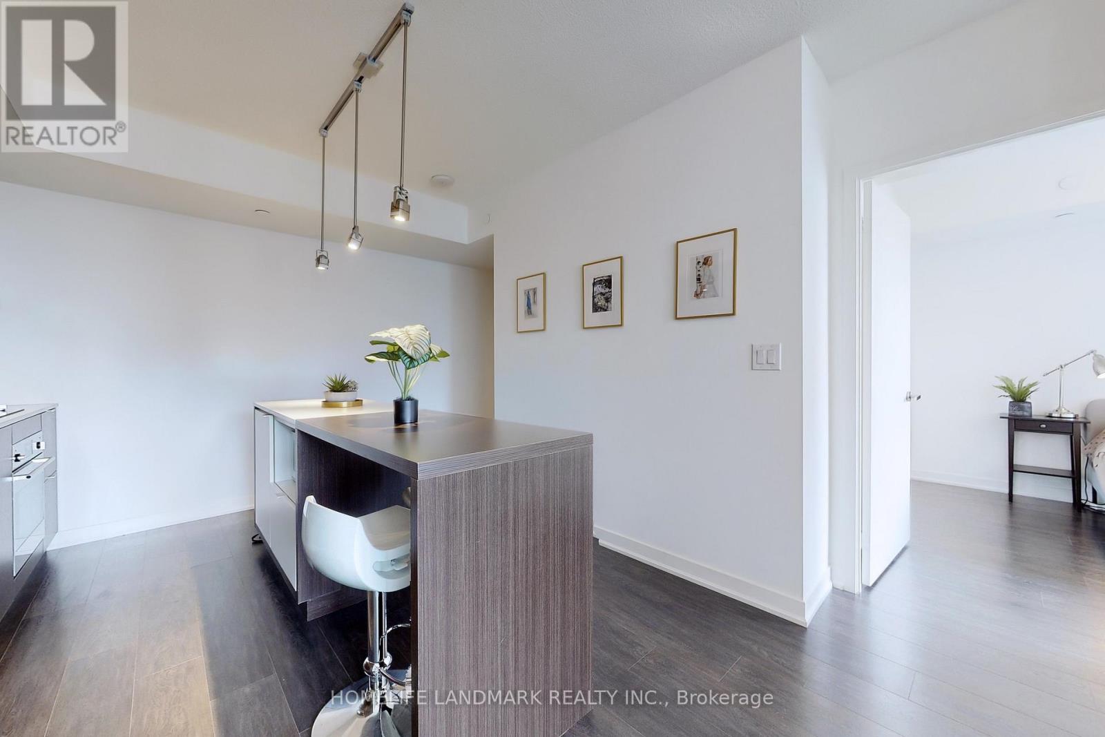 4705 - 100 Harbour Street, Toronto, ON - Indoor