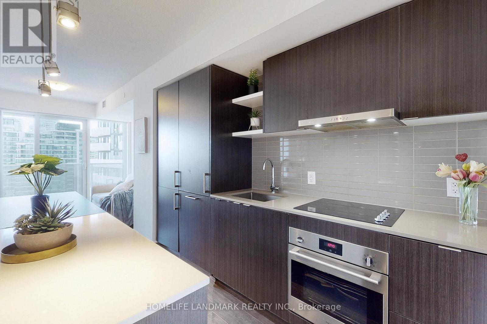 4705 - 100 Harbour Street, Toronto, ON - Indoor Photo Showing Kitchen With Upgraded Kitchen